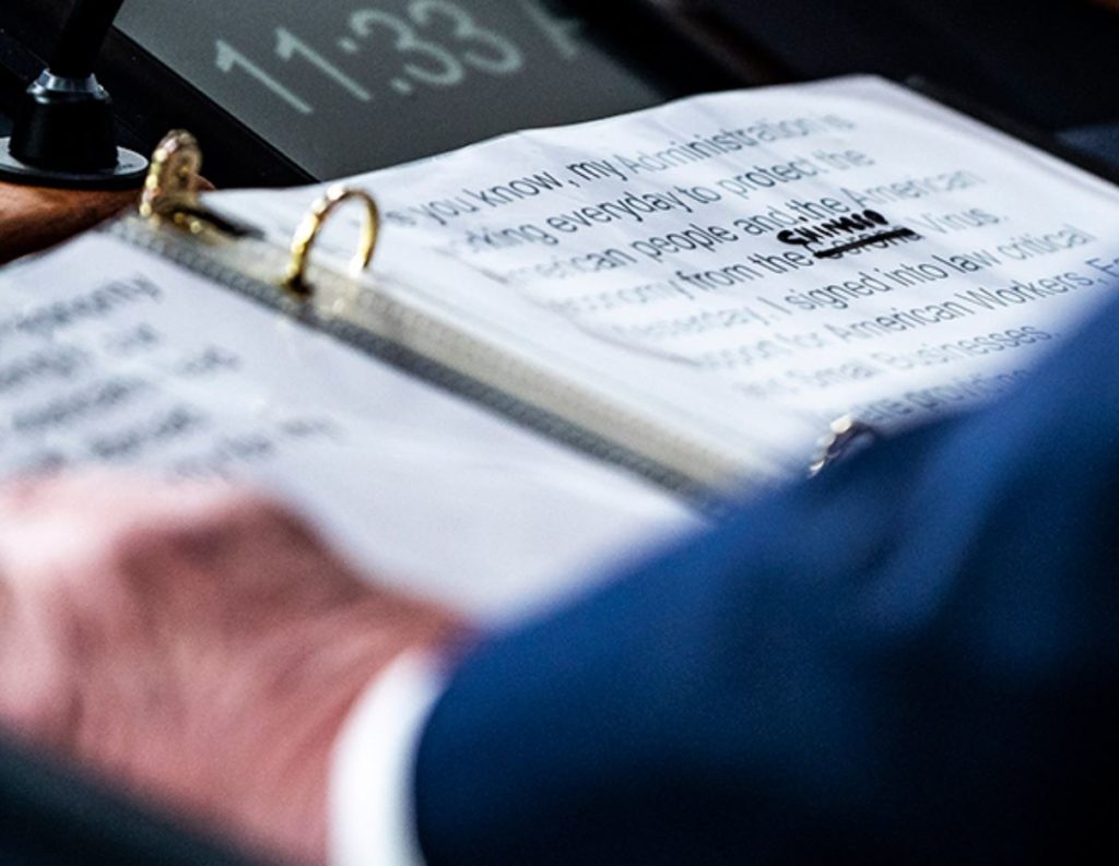 Photo of Trumps notes with the Word China written over over caronavirus
