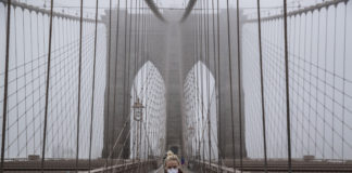 Photo of nearly empty Brooklyn Bridge
