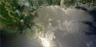 Satellite photo of Gulf oil spill