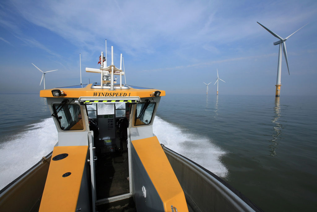 Pohto of wind turbines on water