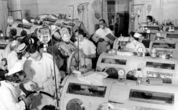 Photo of Medicalstaff learning to work with Iron Lungs for Polio patients